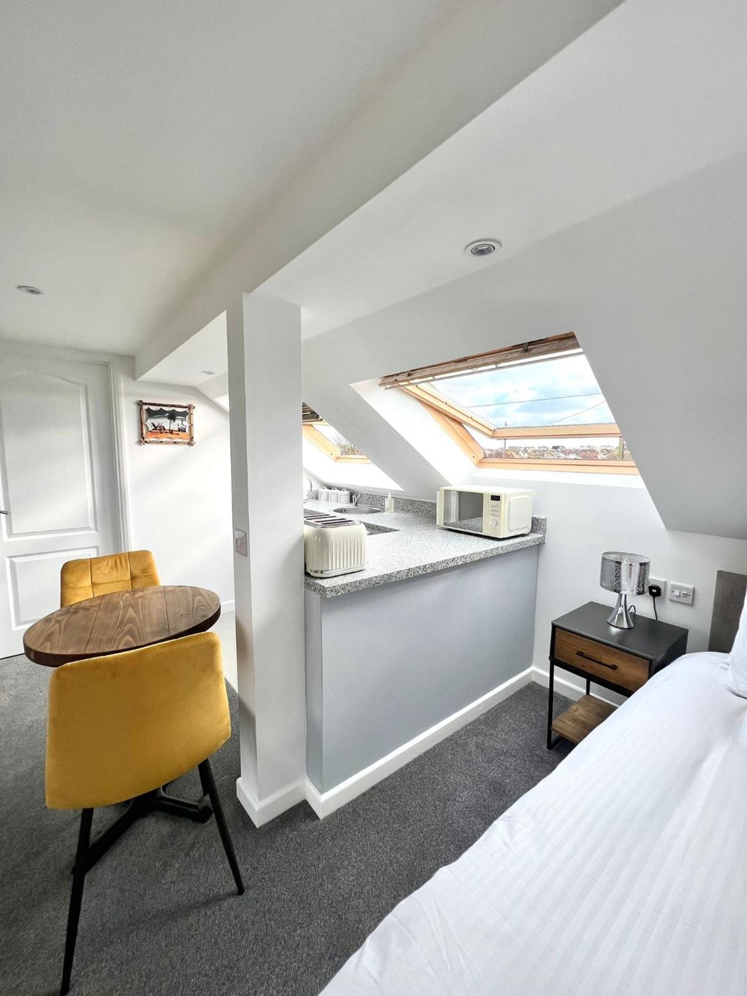 Seascape - Stylish Modern Apartment Barton on Sea Eksteriør bilde