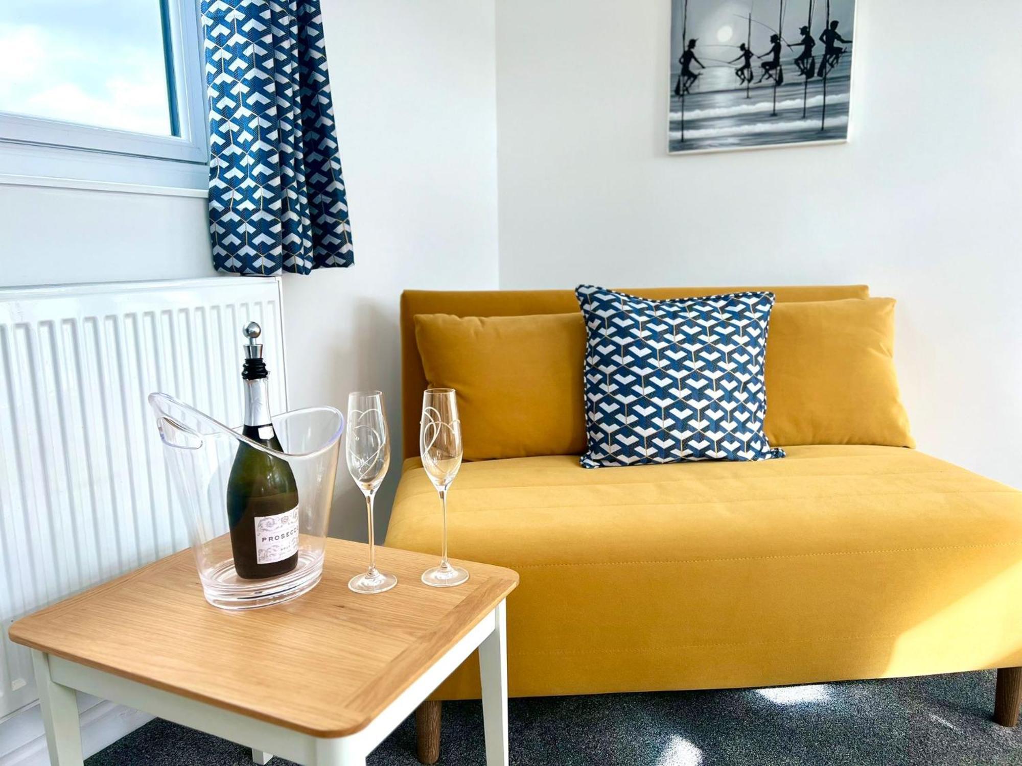 Seascape - Stylish Modern Apartment Barton on Sea Eksteriør bilde
